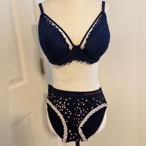 PINK Victoria's Secret Navy Lace Plunge Bralette